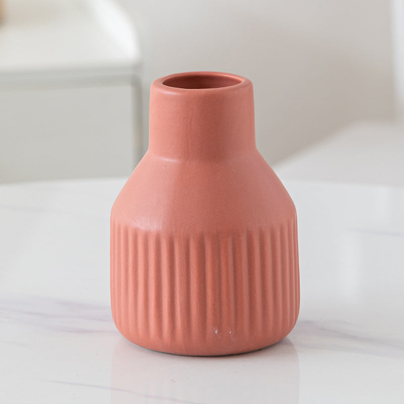 Simple Ceramic Vase Decoration