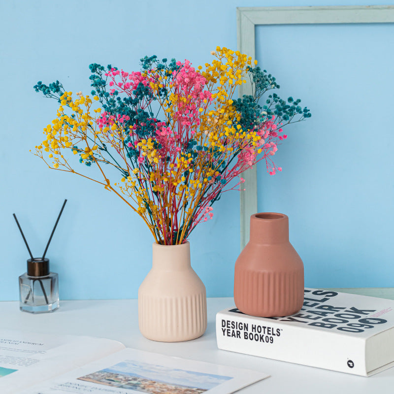 Simple Ceramic Vase Decoration